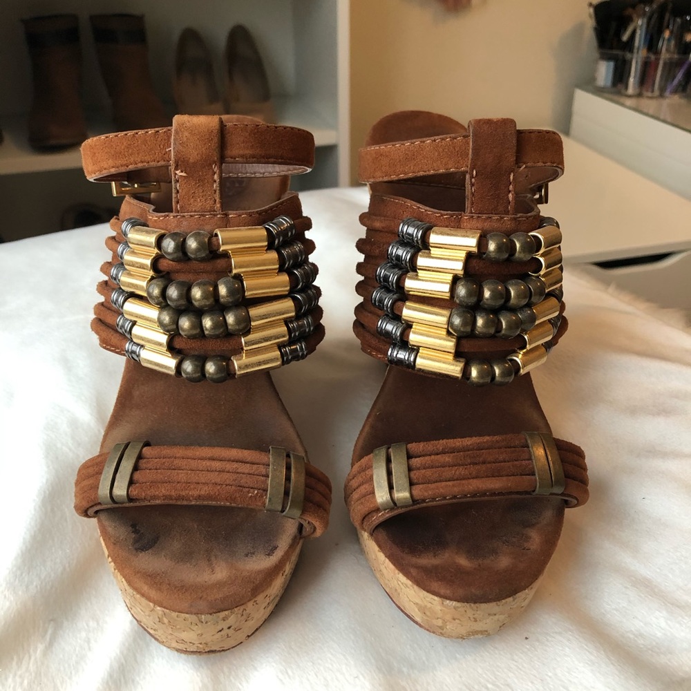 Tory Burch wedge size 7